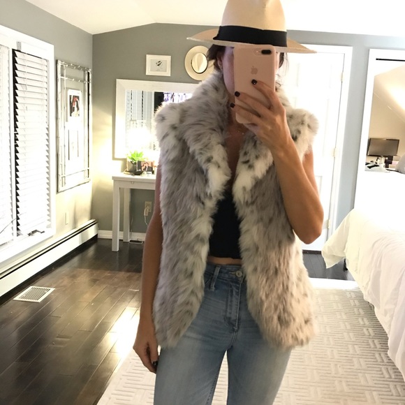 ABS Allen Schwartz Jackets & Blazers - Allen B. Schwartz white gray leopard faux fur vest